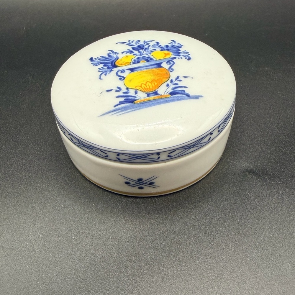 Vista Alegre Portugal Porcelain Trinket Box Blue White Floral Urn Small Dish